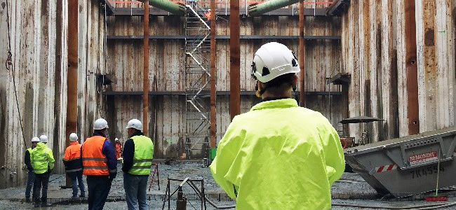 Bauüberwachung auf einer Baustelle